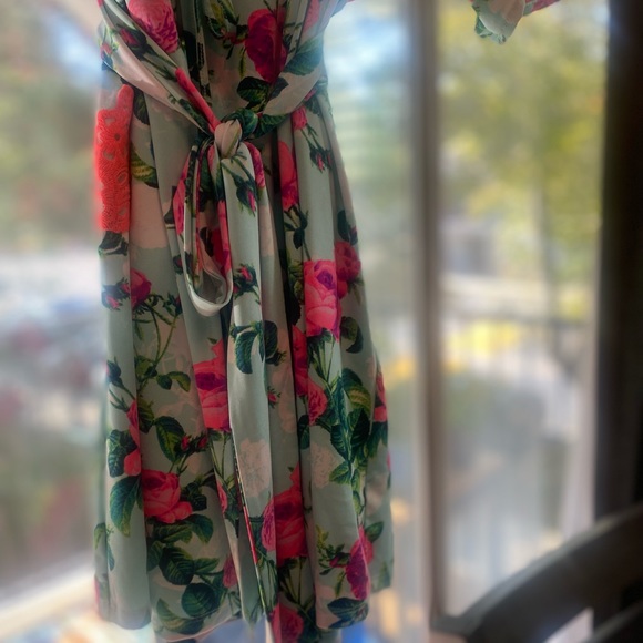 Betsey Johnson Robe - Picture 2 of 5